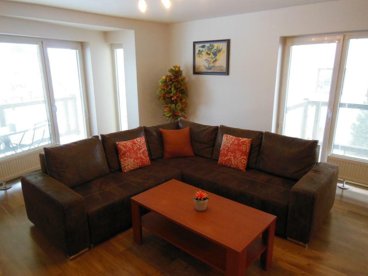 Apartman Slavkov Home & Parking Nova Lesna Exterior photo