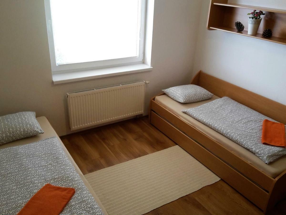 Apartman Slavkov Home & Parking Nova Lesna Exterior photo